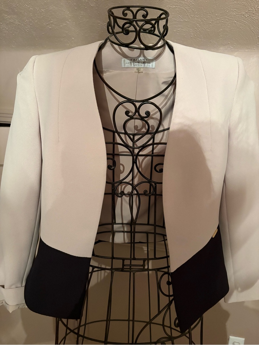 Tahari Two-Tone Open-Front Blazer Jacket in Ivory and Black